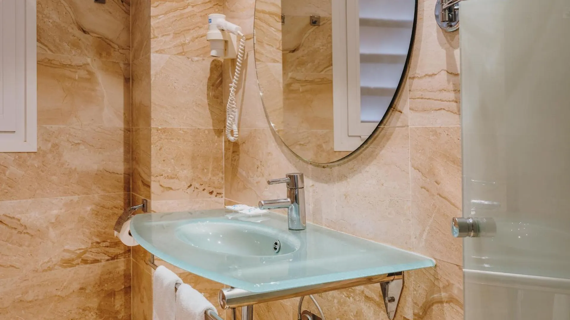 **** 호텔 Grupotel Playa Camp De Mar - Adults Only 스페인